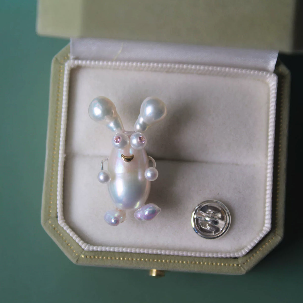 Handmade Rabbit Brooch — Natural Freshwater Baroque Pearl