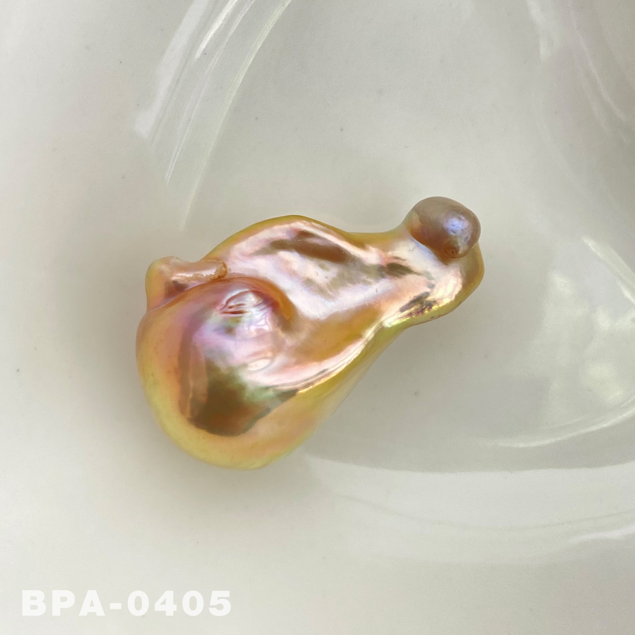 26mm Freshwater Fireball Baroque Pearl