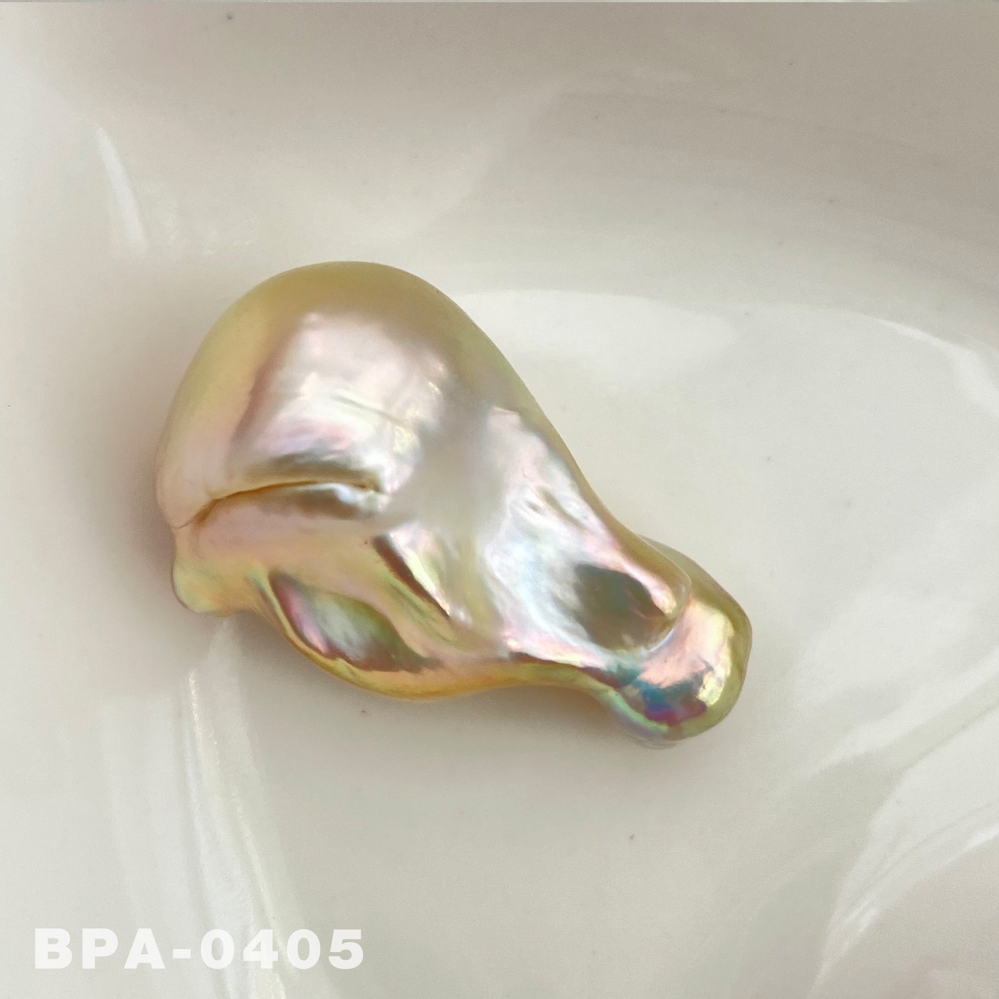 26mm Freshwater Fireball Baroque Pearl